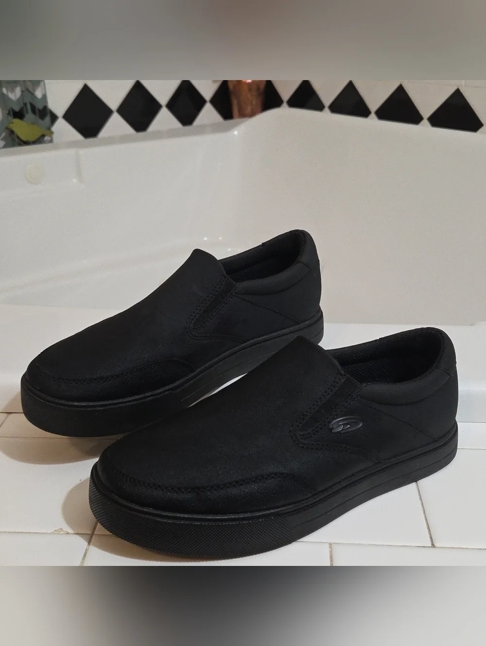 Dr. Scholl's Men's Valiant Slip-Resistant Sneaker Black Slip On Work - Sz 7M